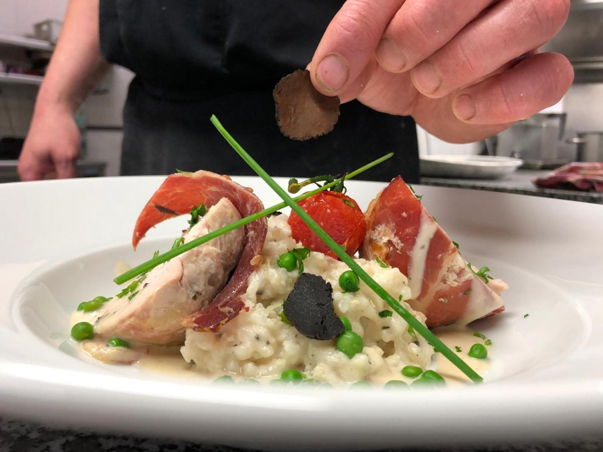 Le Relais D'Etagnac 호텔 외부 사진
